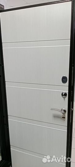 Входная дверь