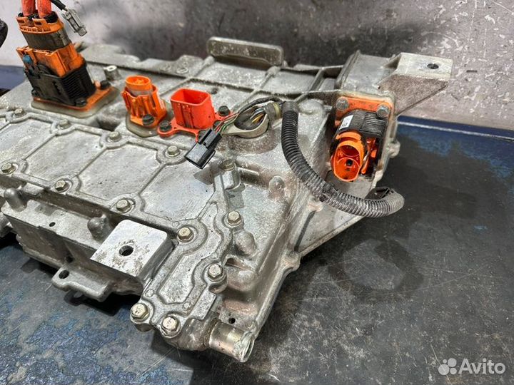 Инвертор Nissan Leaf ZE0 EM61 83Т.км