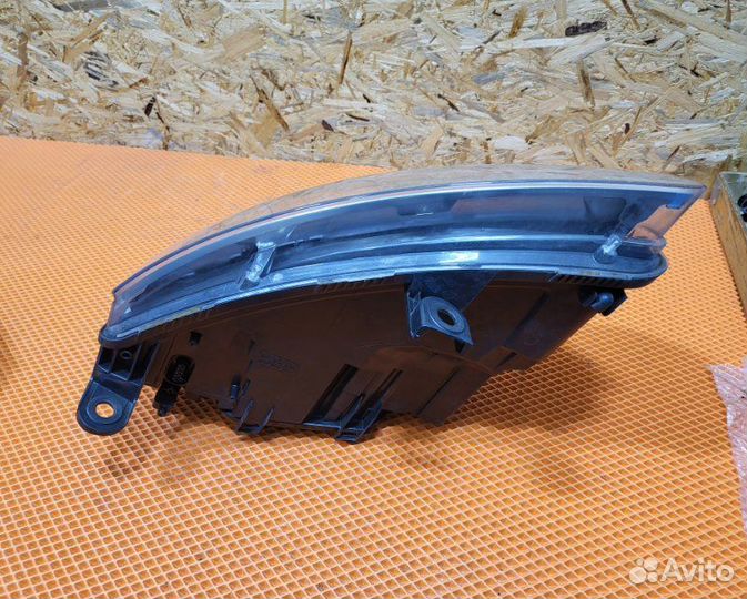 Фара передняя правая Audi A6 C6 4F AUK 2006