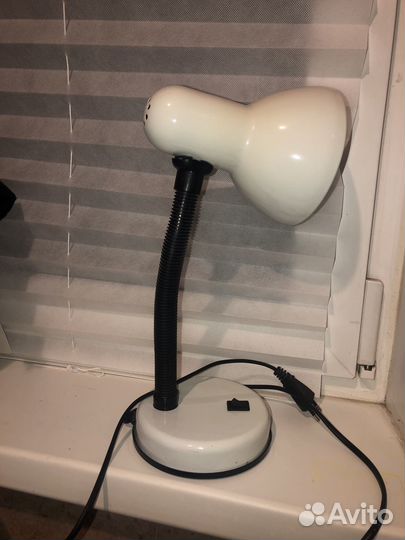 Лампа настольная