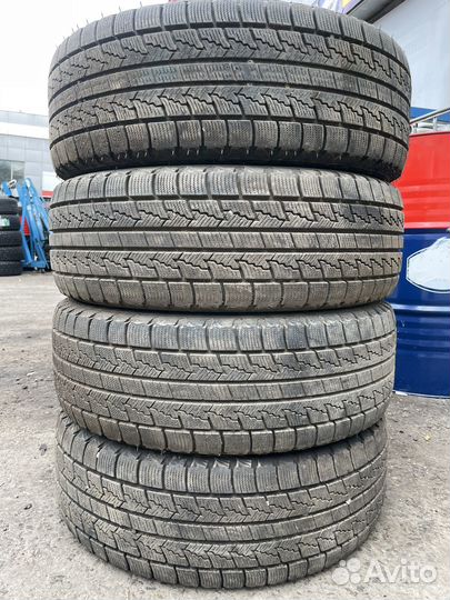 Roadstone Winguard Ice 215/65 R16