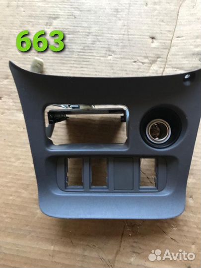 Консоль торпеды Тойота RAV4(663)