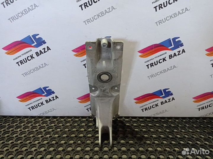 Кронштейн кабины Renault Premium