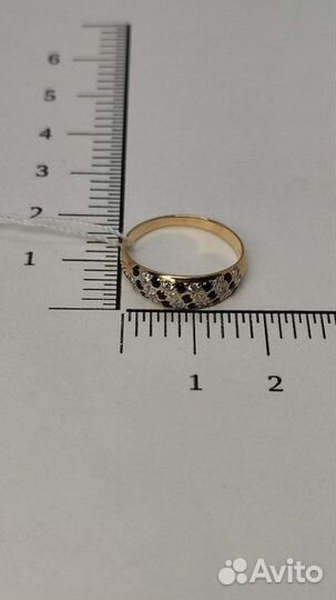 Золотое кольцо с камнем 17р