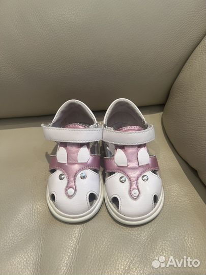 Продам сандали