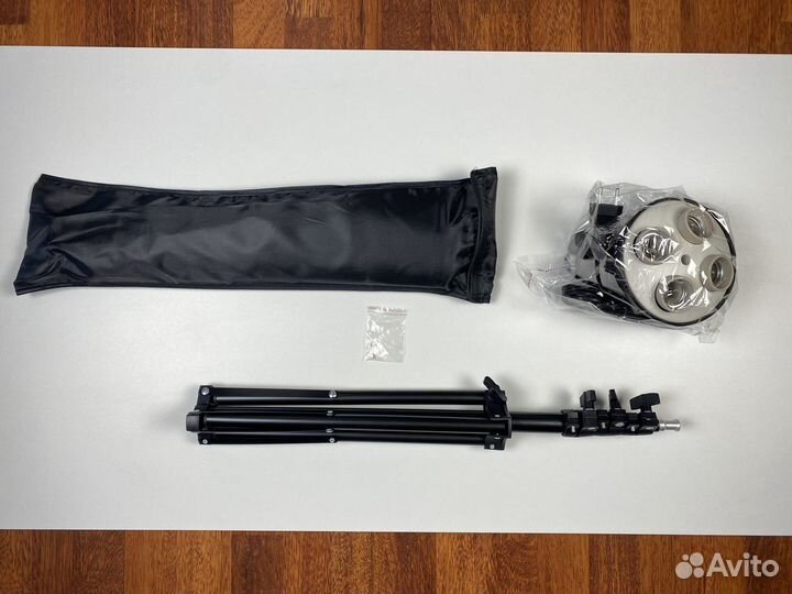 Софтбокс на 4 лампы + стойка + голова новые