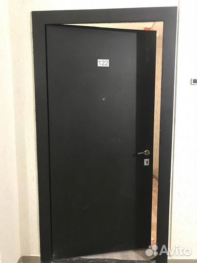 Дверь входная металлическая от застройщика