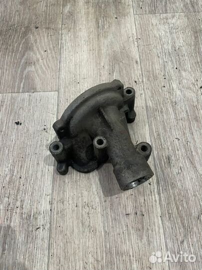 Корпус помпы Peugeot 406