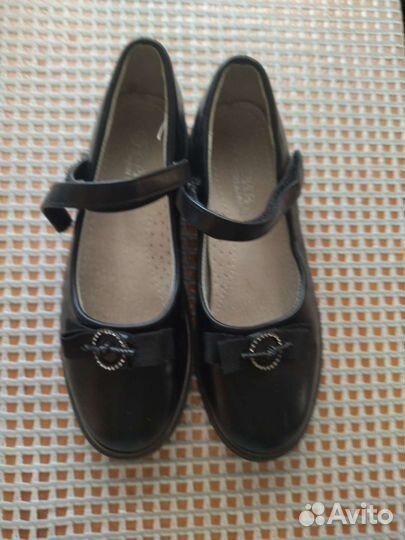Туфли для девочки 33, 35