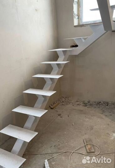 Изготовление лестниц под ключ