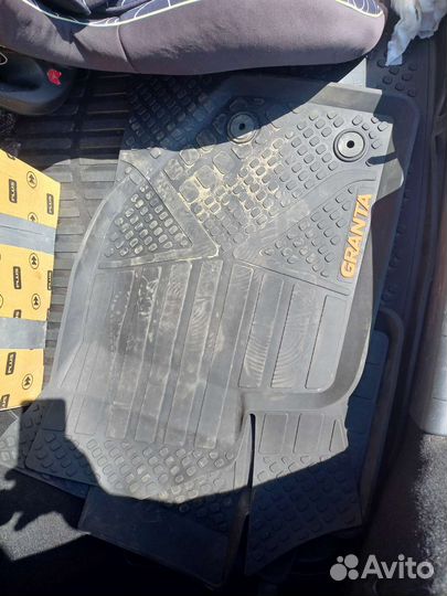 Автомобильные коврики резиновые
