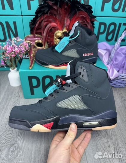 Стильные кроссовки для молодежи