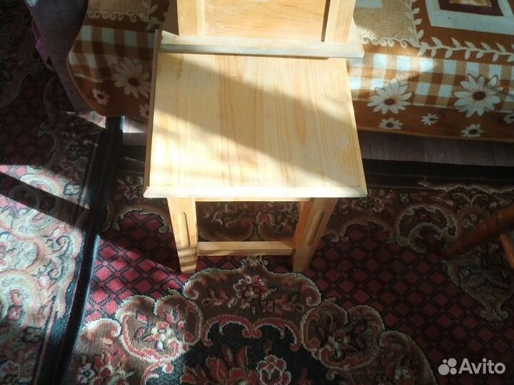 2 квадратные табуретки