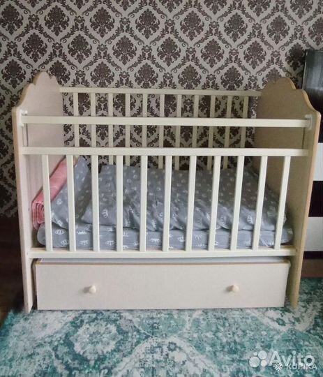 Кровать с маятником