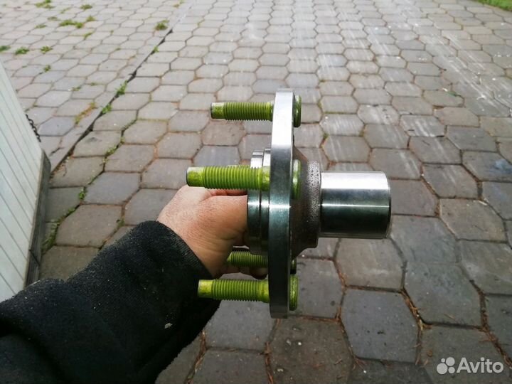 Ступица Mazda