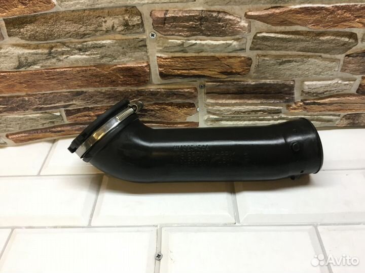 Трубка патрубок воздухоочистителя Opel Astra J