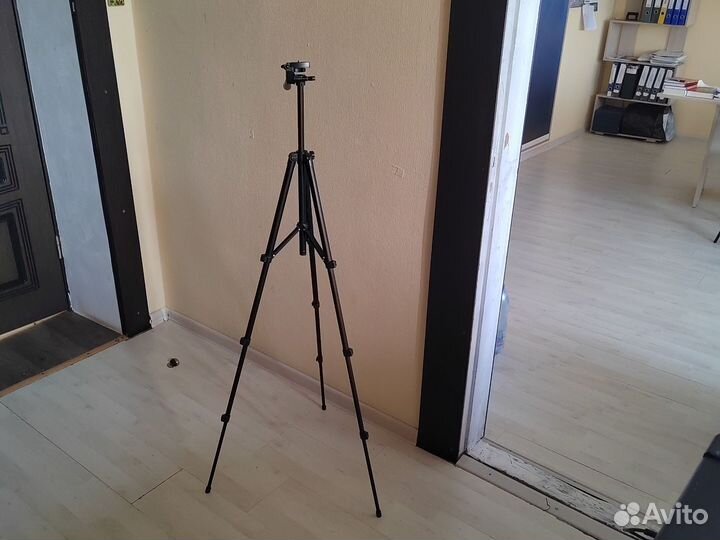 Штатив для фотоаппарата