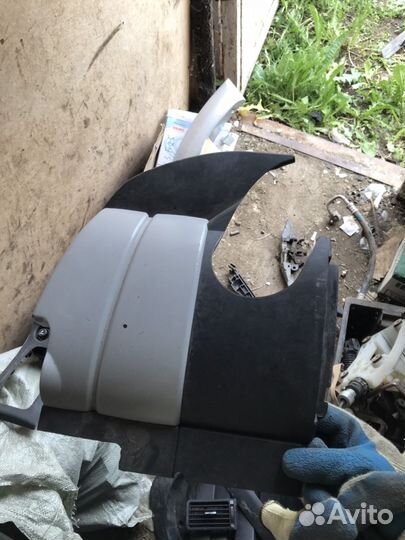 Крышка двигателя Мерседес w203 Mercedes от 111 мот