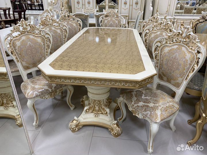 Комплект журнпльный столик стол и стулья