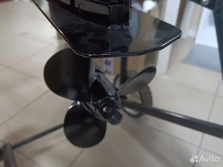 Лодочный мотор Suzuki DF6AS витринный