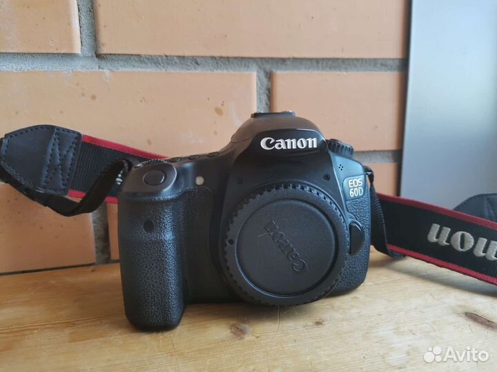 Зеркальный фотоаппарат Canon 60d Body+Kit