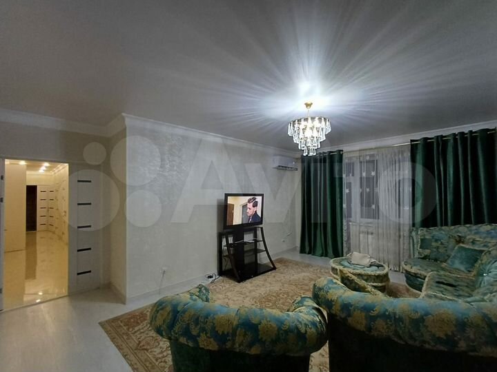 4-к. квартира, 98 м², 3/3 эт.