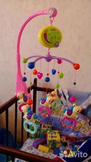 Музыкальный мобиль на кроватку