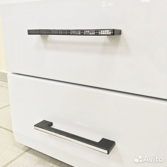 Тумба / прикроватная / с ящиками