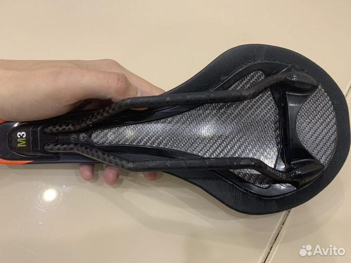 Седло Fizik tundra M3 carbon 125 мм