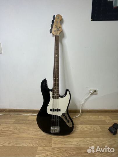 Бас гитара fender squier j bass