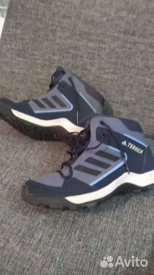 Б.У. детские спортивные ботинки Adidas Terrex