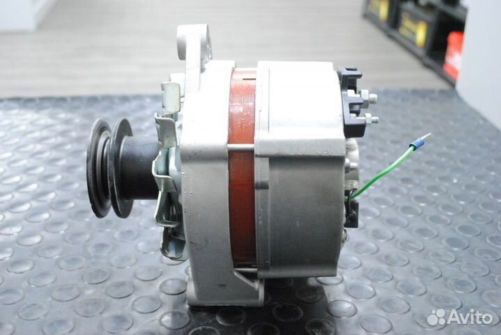 Генератор VW Transporter T4 2.4 Diesel, 2.5 90А