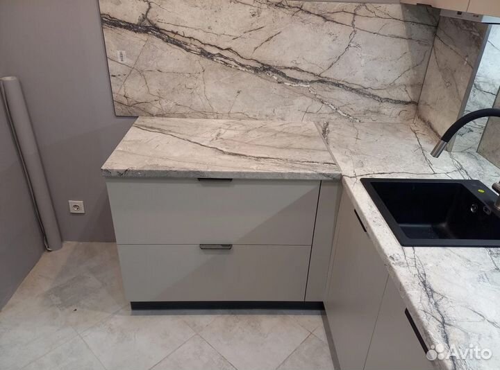 Кухня на заказ Двухрядная в Рассрочку