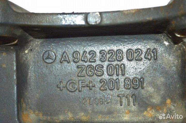 Кронштейн пневмобаллона ведущего моста, левый merc