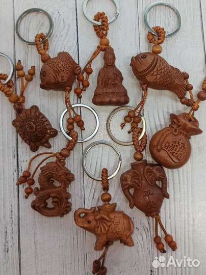Брелки из дерева
