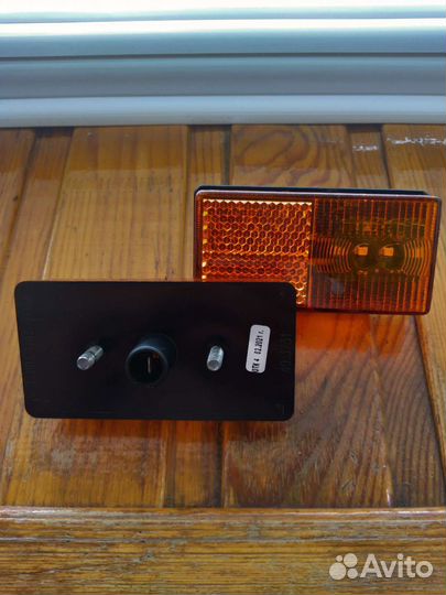 Фонарь боковой габаритный маркерный