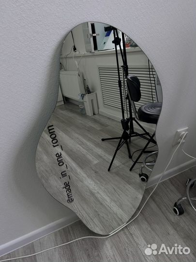 Зеркало настенное