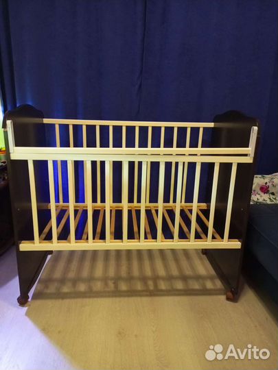Детская кроватка с матрасом