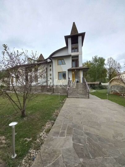 Дом 750 м² на участке 45 сот.