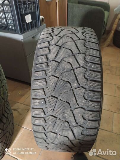 Pirelli Ice Zero 275/40 R20