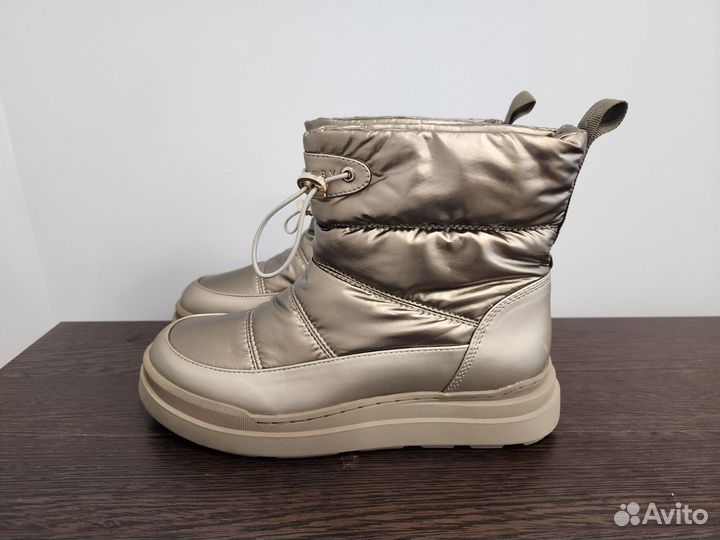 Ботинки женские 41р новые carnaby