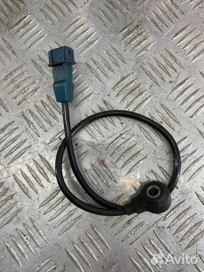 Датчик детонации Пассат В5