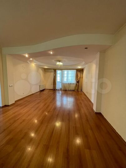 3-к. квартира, 90 м², 7/10 эт.