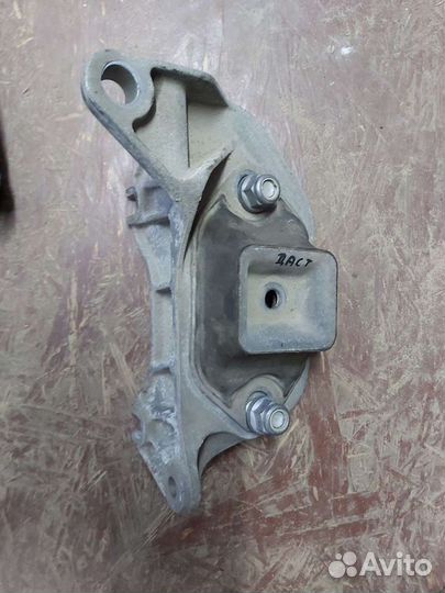 Подушки кронштейны Рено