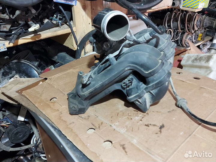 W202 Дроссельная заслонка 1111410025 m111