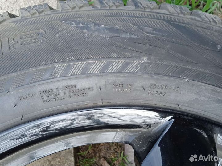 Диски с зимней резиной nokkian r18