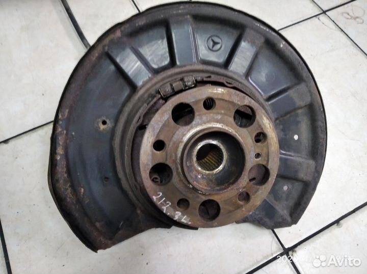 Кулак подвески задний левый w212 E-class 651.92