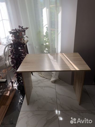 Письменный стол