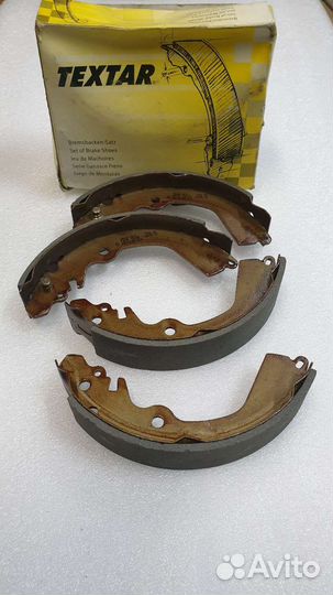 Тормозные колодки для Митсубиси Каризма 1.6л 1998г