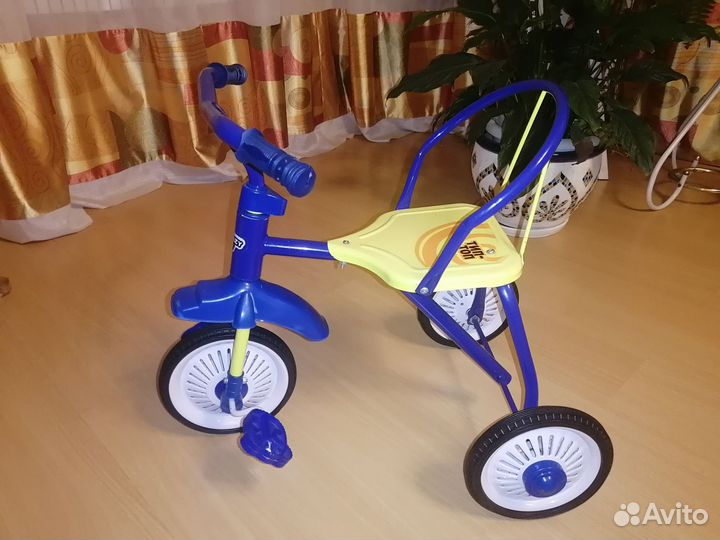 Детский трехколесный велосипед бу